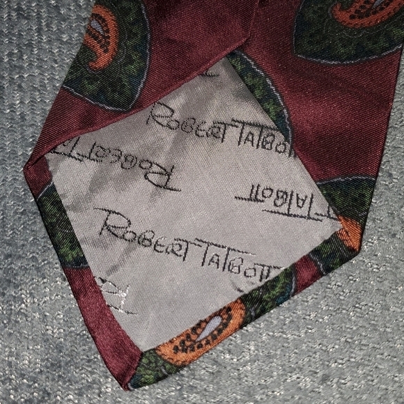 Red TIE WITH GREEN & GOLD PAISLEY PATTERN NEW - Picture 6 of 6